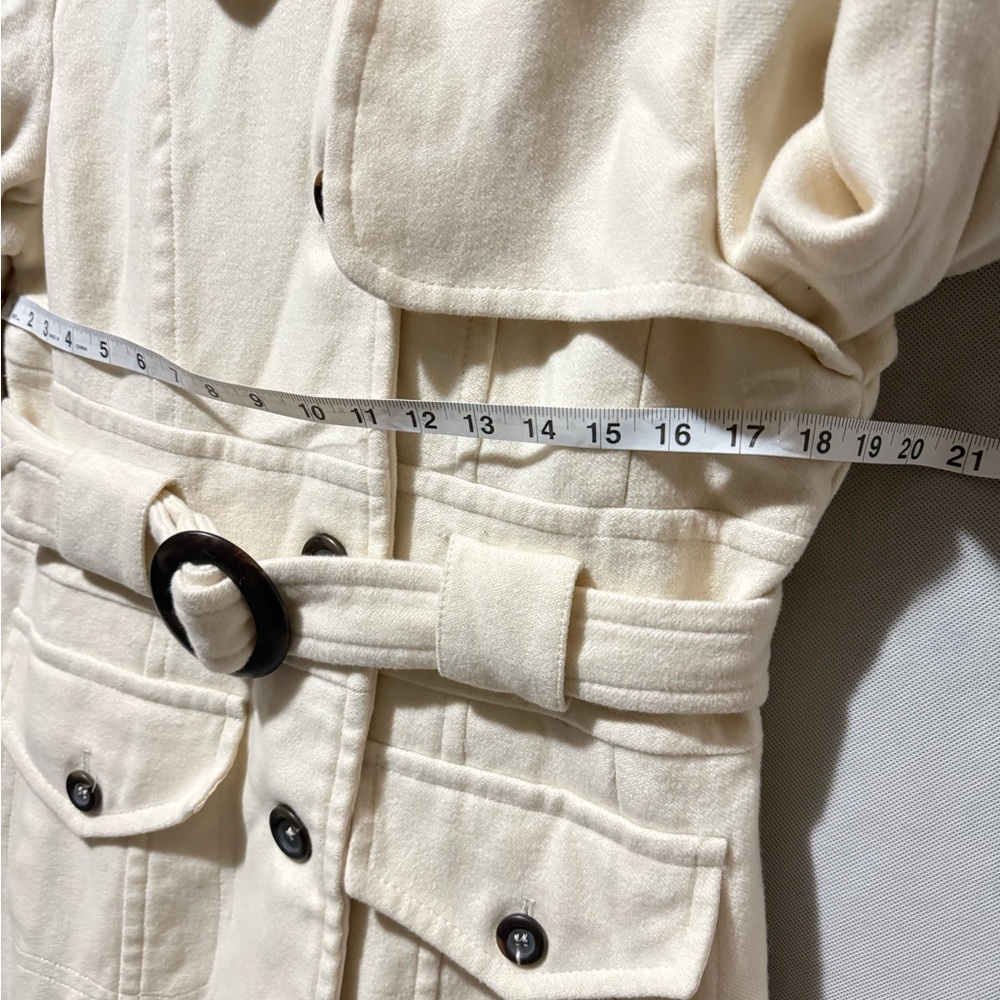Donatella Cream Coat Size L - Small Snag - Picture 10 of 12